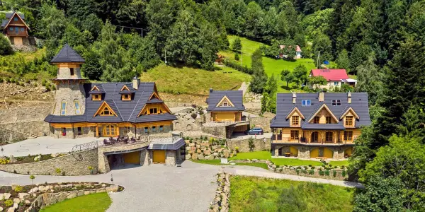 Polské Beskydy: 5* resort se snídaní i wellness, 600 m od sjezdovky