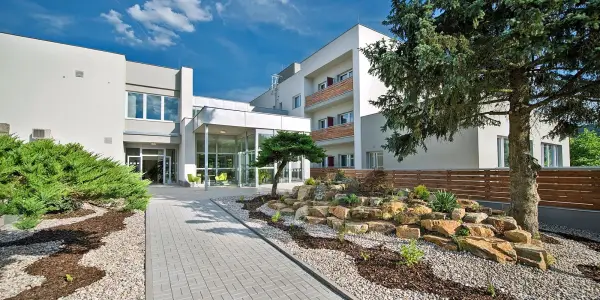 Železné hory: 4* hotel s wellness, bazénem a polopenzí