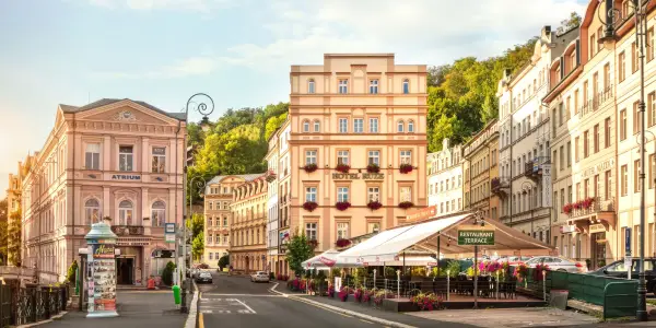 Polopenze, wellness, procedury: pobyt v centru Karlových Varů