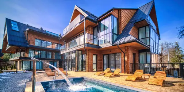 Moderní hotel v Zakopaném: bazén, sauna i vířivka