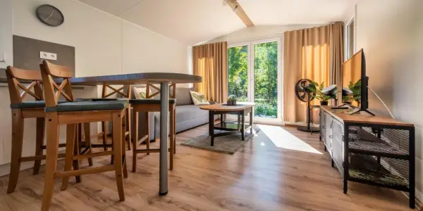 Odpočinek v Bojnicíh: mobile house na samotě u lesa