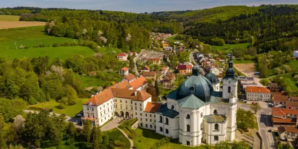 Pobyt na Zámku Křtiny se snídaní či polopenzí