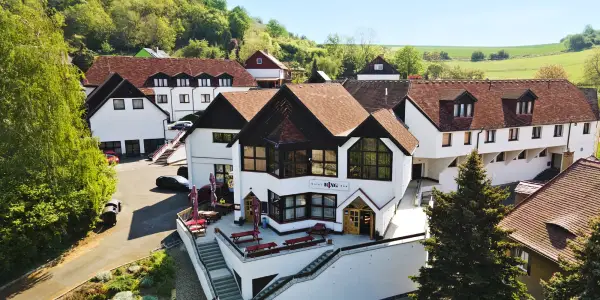 Hotel v Českém středohoří s jídlem i saunou
