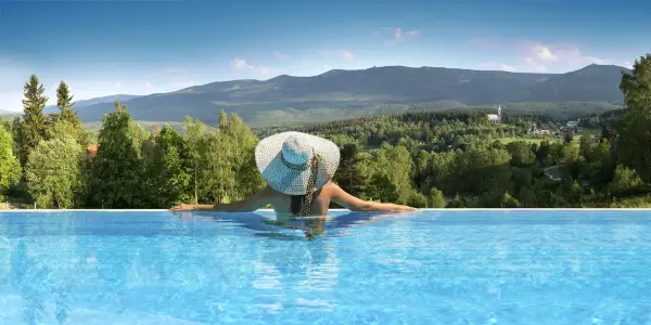 Nový resort ve Sklářské Porubě: jídlo, wellness, infinity bazén