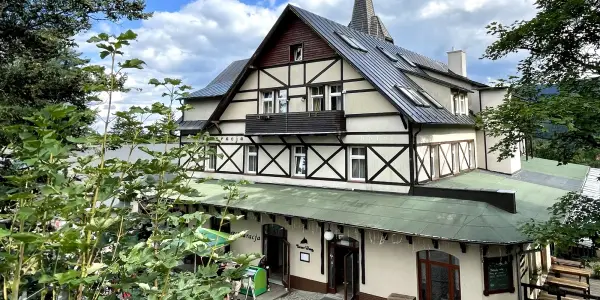 Pobyt v Karpaczi: hotel u kostela Wang, jídlo i wellness, až 2 děti zdarma