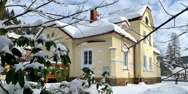 Útulné apartmány v Beskydech: vstup do letního parku