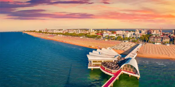 Lignano: polopenze, vířivka, hotel 200 m od pláže
