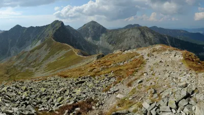 Baníkov, Pachola a Spálená z Hrubé kopy