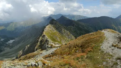 Výhled z Hrubé kopy směrem na Tri Kopy, Plačlivé a Ostrý Roháč