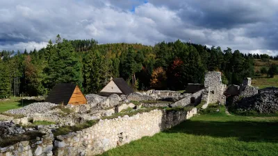 Ruiny kláštera na Kláštorisku