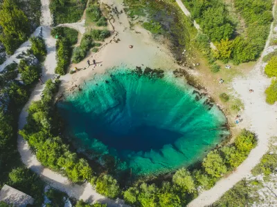 Pramen řeky Cetina (Autor: Laurynas Žižys; Unsplash.com)